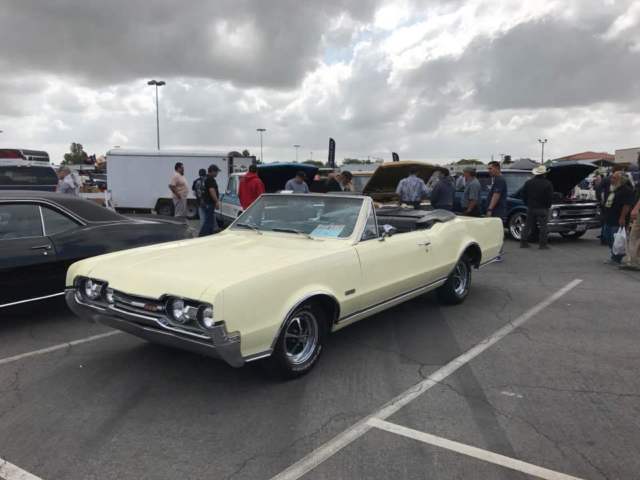 1967 Saffron Yellow Oldsmobile 442 Convertible