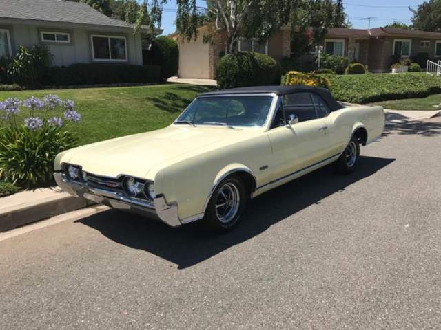 1967 Saffron Yellow Oldsmobile 442 Convertible