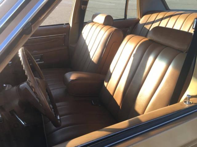 1977 Gold Oldsmobile Eighty-Eight Sedan