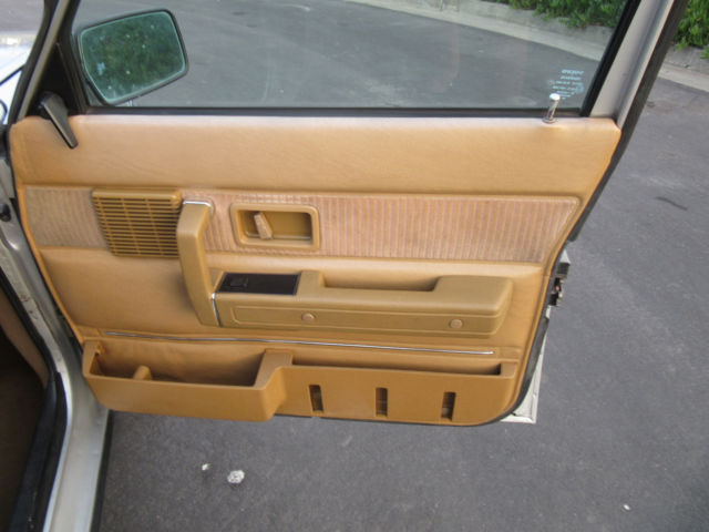 1984 Silver Volvo 240 Wagon