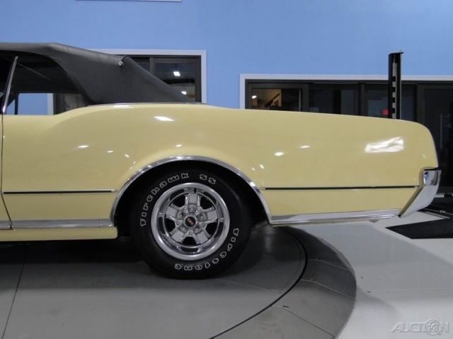1967 Yellow Oldsmobile Cutlass