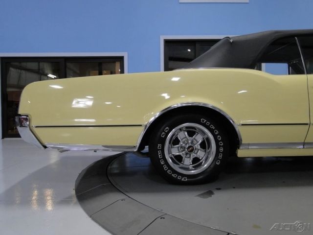 1967 Yellow Oldsmobile Cutlass
