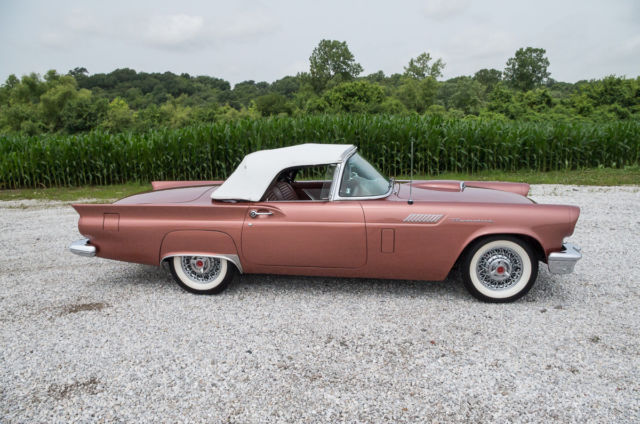 1957 Ford Thunderbird