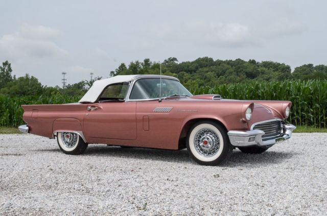 1957 Ford Thunderbird