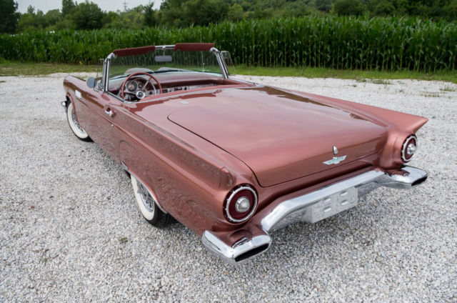 1957 Ford Thunderbird