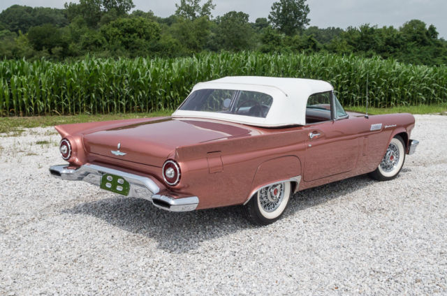 1957 Ford Thunderbird