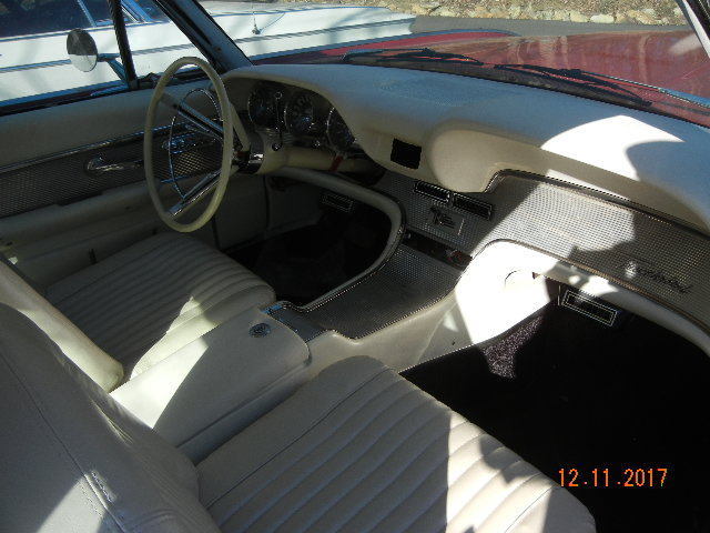 1962 Ford Thunderbird