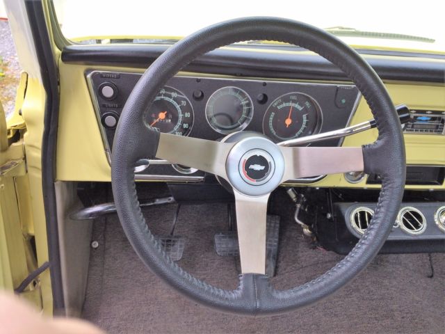 1968 Yellow Chevrolet C/K Pickup 1500