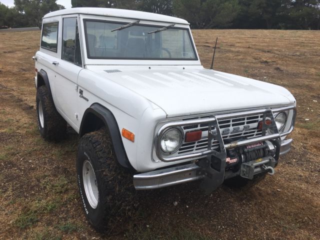 1974 White Ford Bronco SUV