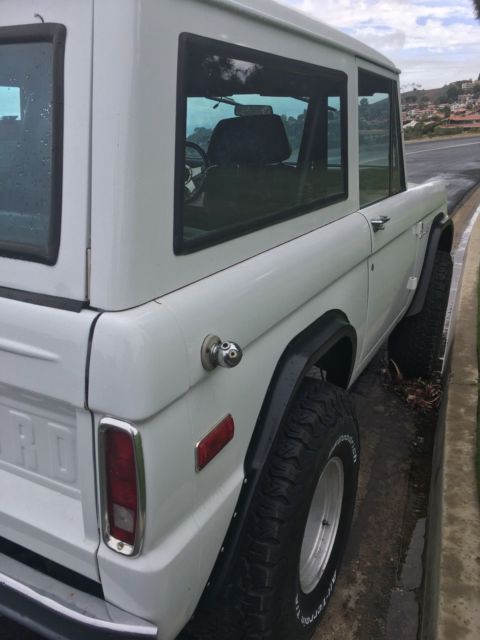 1974 White Ford Bronco SUV