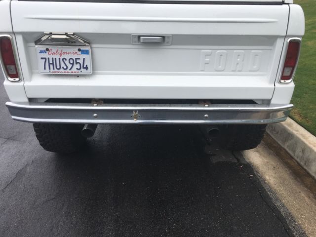 1974 White Ford Bronco SUV