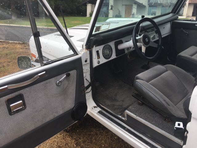 1974 White Ford Bronco SUV