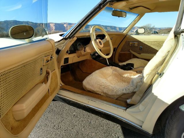 1979 Cream Chevrolet Corvette Coupe