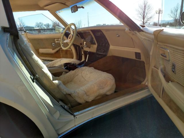 1979 Cream Chevrolet Corvette Coupe