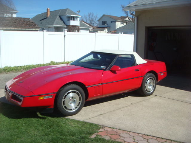 1986 Red/White top Chevrolet Corvette Convertible