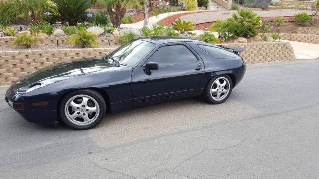 1987 Royal Blue Porsche 928 Coupe