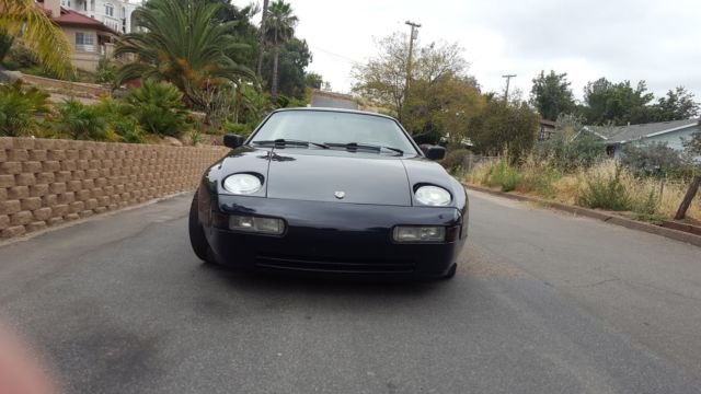 1987 Royal Blue Porsche 928 Coupe