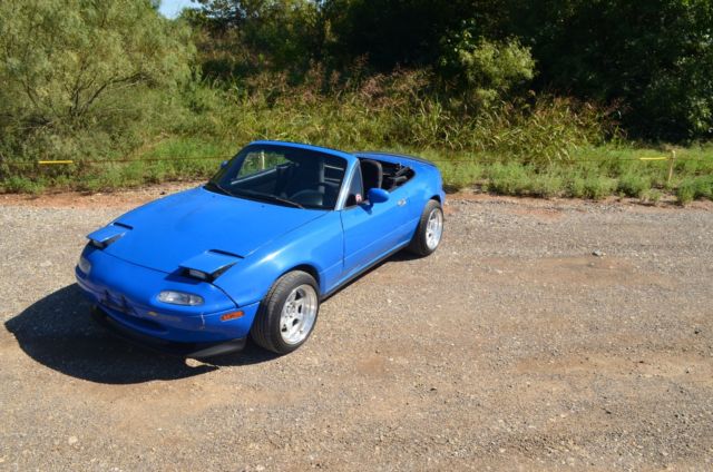 1990 Blue Mazda MX-5 Miata Convertible