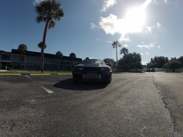 1990 Gray Nissan GT-R Coupe