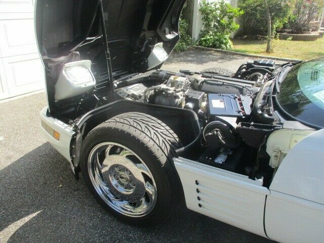 1992 White Chevrolet Corvette Coupe