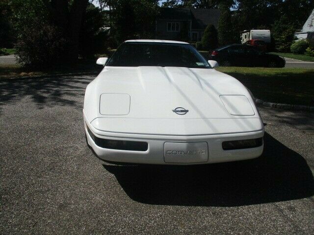 1992 White Chevrolet Corvette Coupe