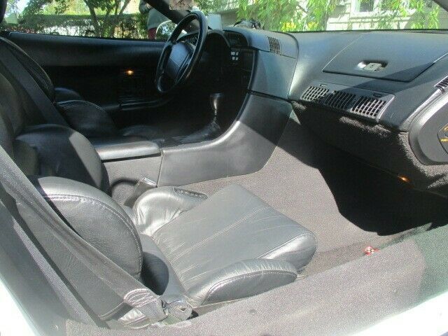 1992 White Chevrolet Corvette Coupe