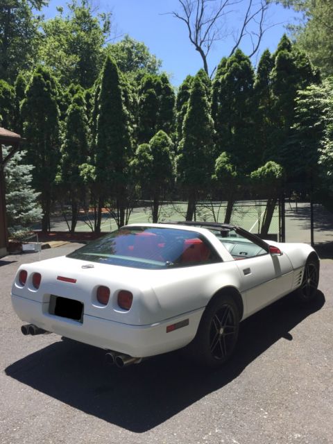 1993 White Chevrolet Corvette Coupe