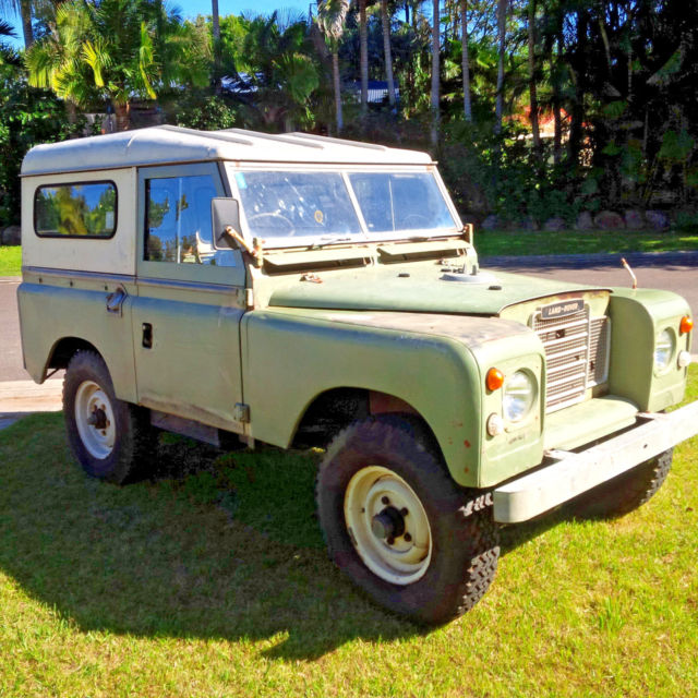 1973 Green Land Rover Series 3  SWB Wagon
