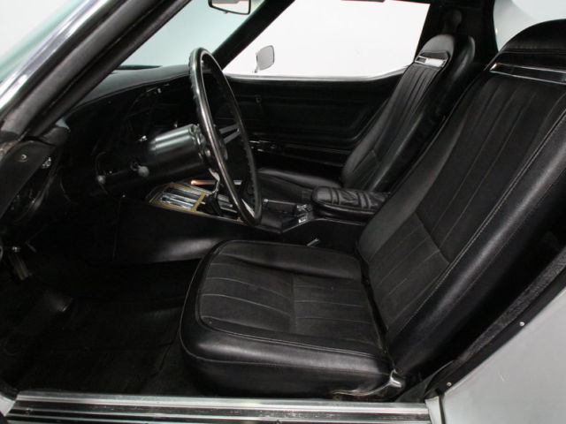 1975 Silver Chevrolet Corvette Coupe