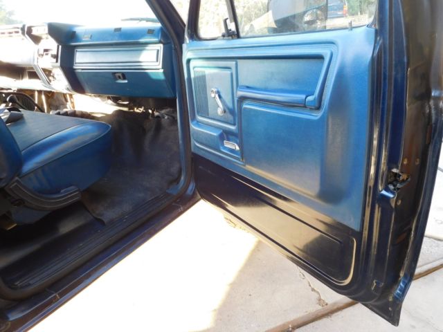 1983 Blue Ford F-250