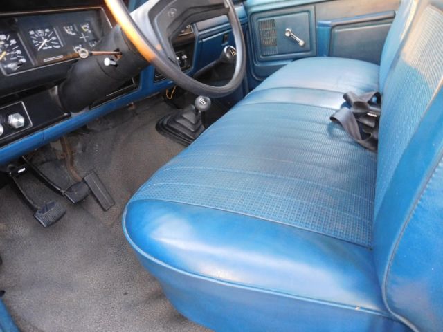 1983 Blue Ford F-250