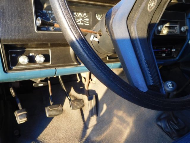 1983 Blue Ford F-250