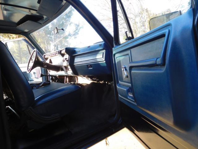 1983 Blue Ford F-250
