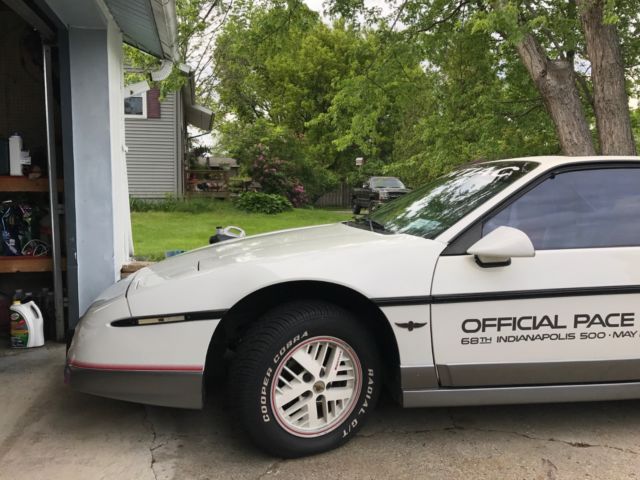 1984 White Pontiac Fiero