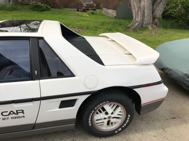 1984 White Pontiac Fiero