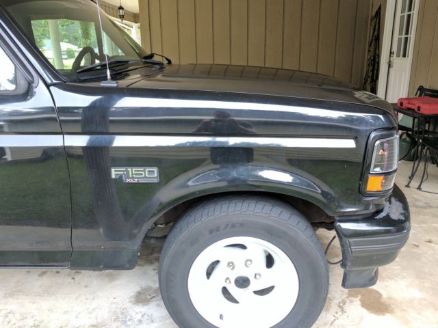 1994 Black Ford F-150 Standard Cab Pickup
