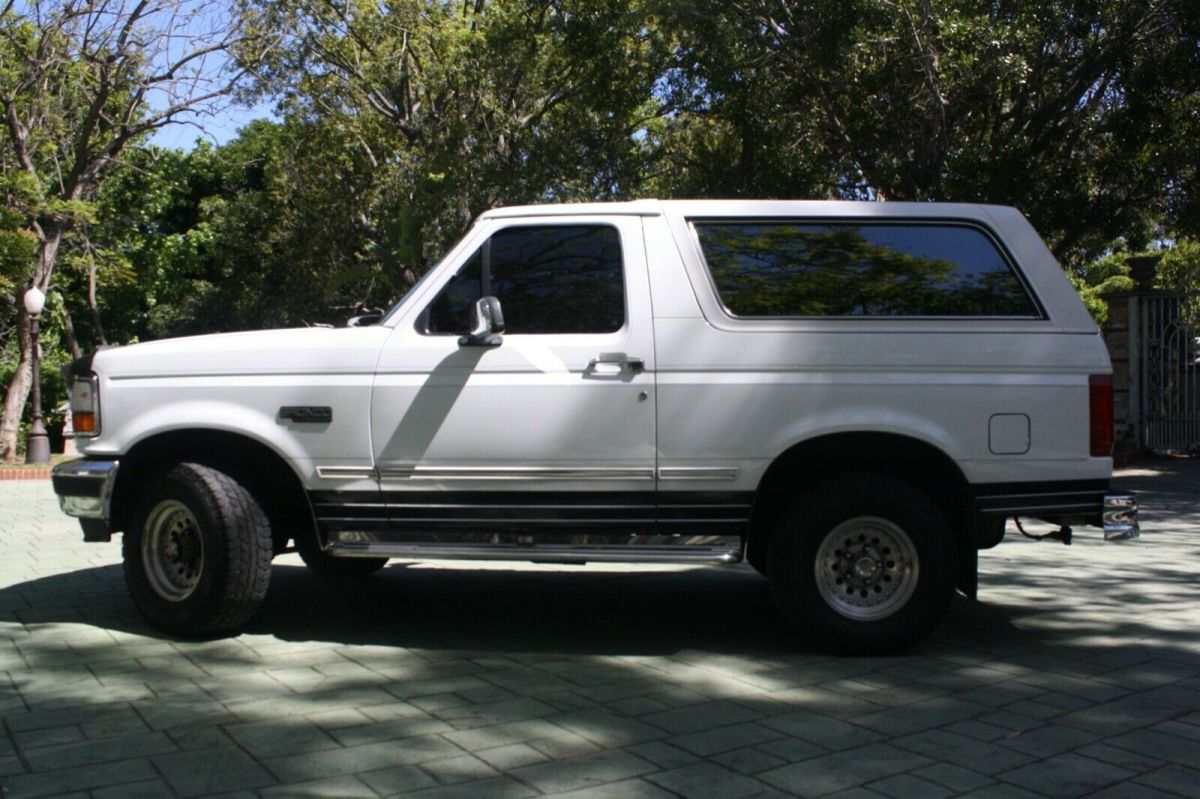 1993 White Ford Bronco SUV