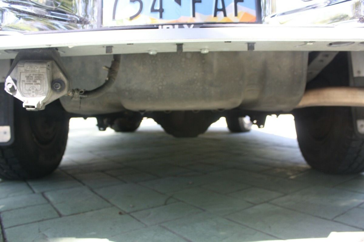 1993 White Ford Bronco SUV