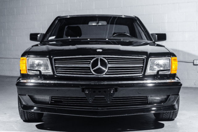 1987 Black Mercedes-Benz 500-Series