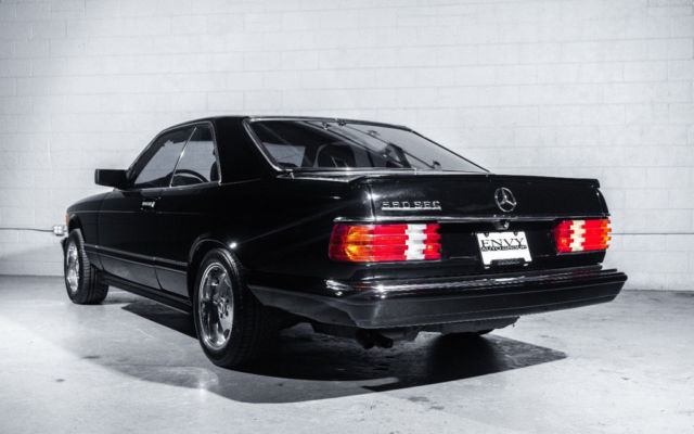 1987 Black Mercedes-Benz 500-Series