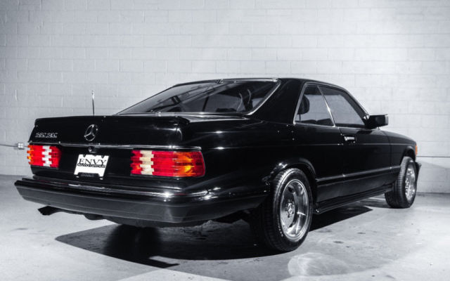 1987 Black Mercedes-Benz 500-Series
