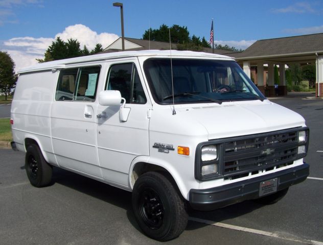 1991 White Chevrolet Express Minivan, Van