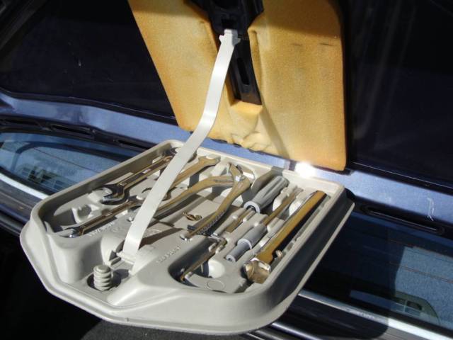 1987 Royalblau Metallic BMW 3-Series Sedan