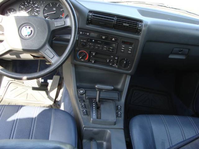 1987 Royalblau Metallic BMW 3-Series Sedan