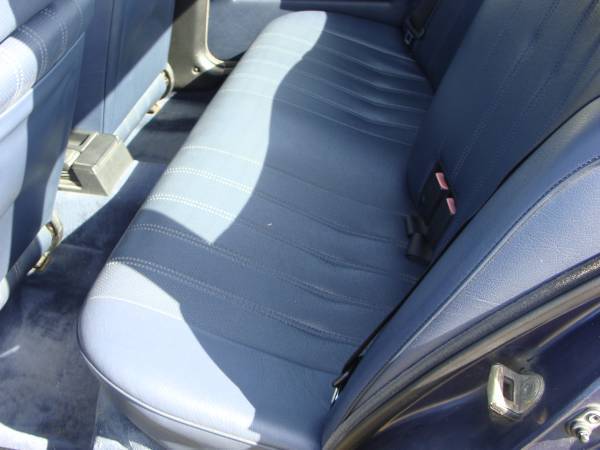 1987 Royalblau Metallic BMW 3-Series Sedan