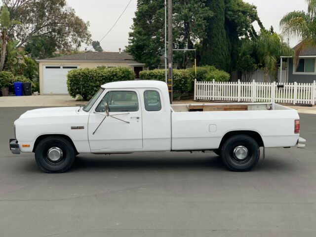 1992 White Dodge Ram 2500 Extended Cab Pickup
