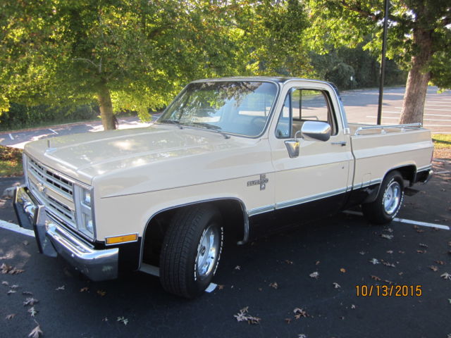 1986 Tan Chevrolet C-10 Coupe