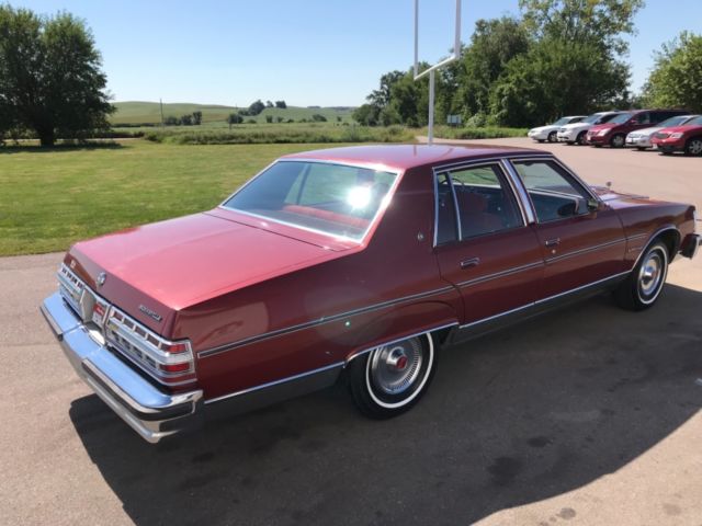 1979 Burgundy Pontiac Bonneville Sedan