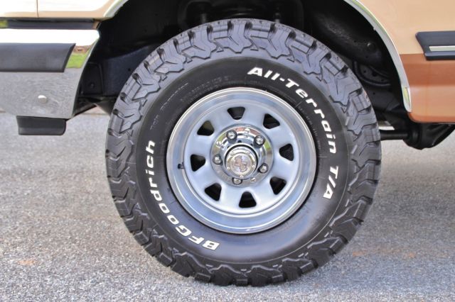 1990 Brown Ford F-150 Standard Cab Pickup