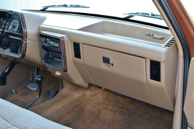 1990 Brown Ford F-150 Standard Cab Pickup